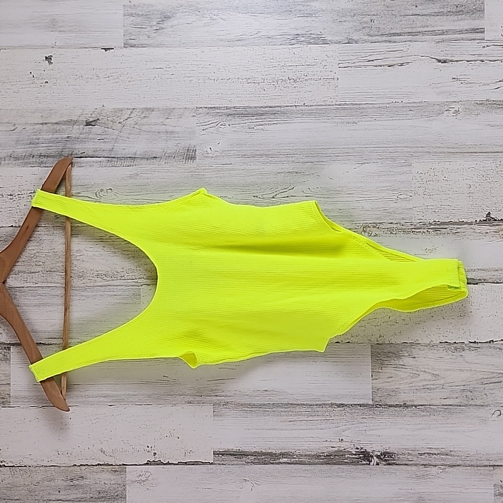 Wild Fable bright neon yellow ribbed snap hi cut scoop neck bodysuit Size Small